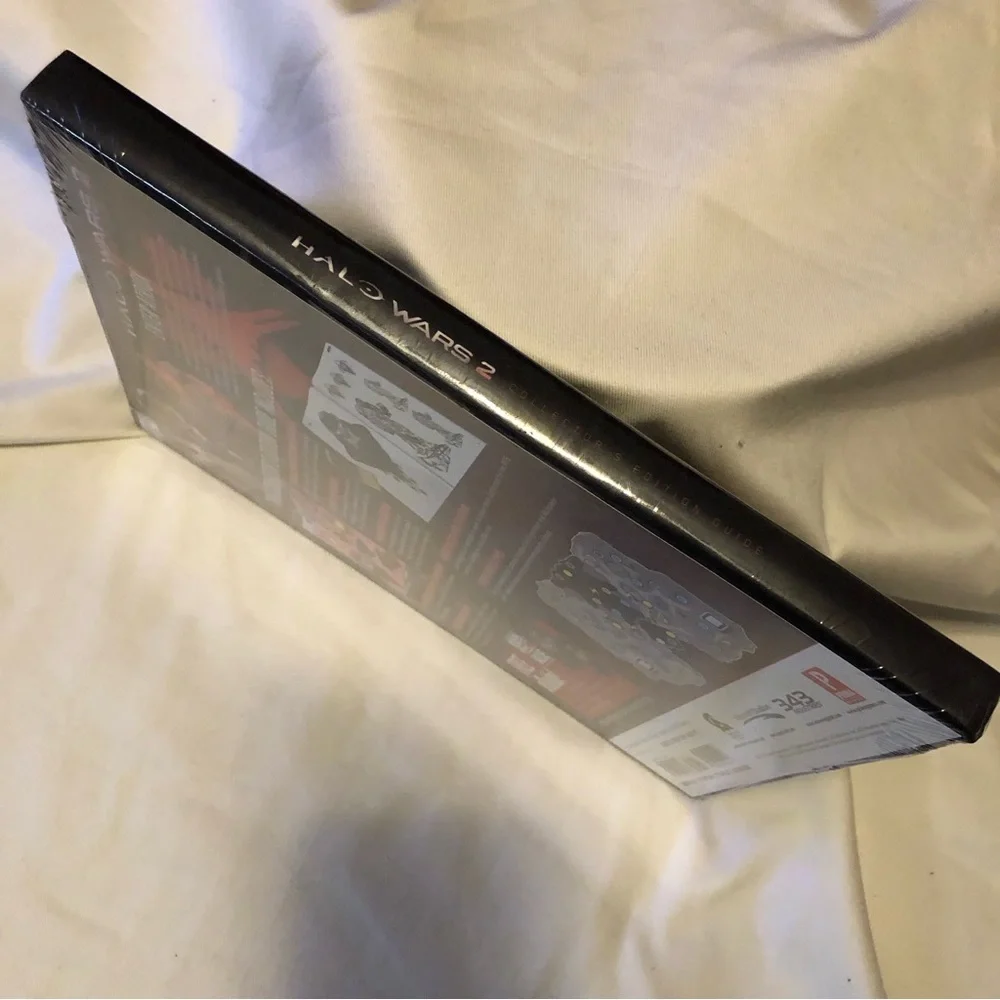 343 INDUSTRIES Halo Wars 2 Collector’s Edition Guide